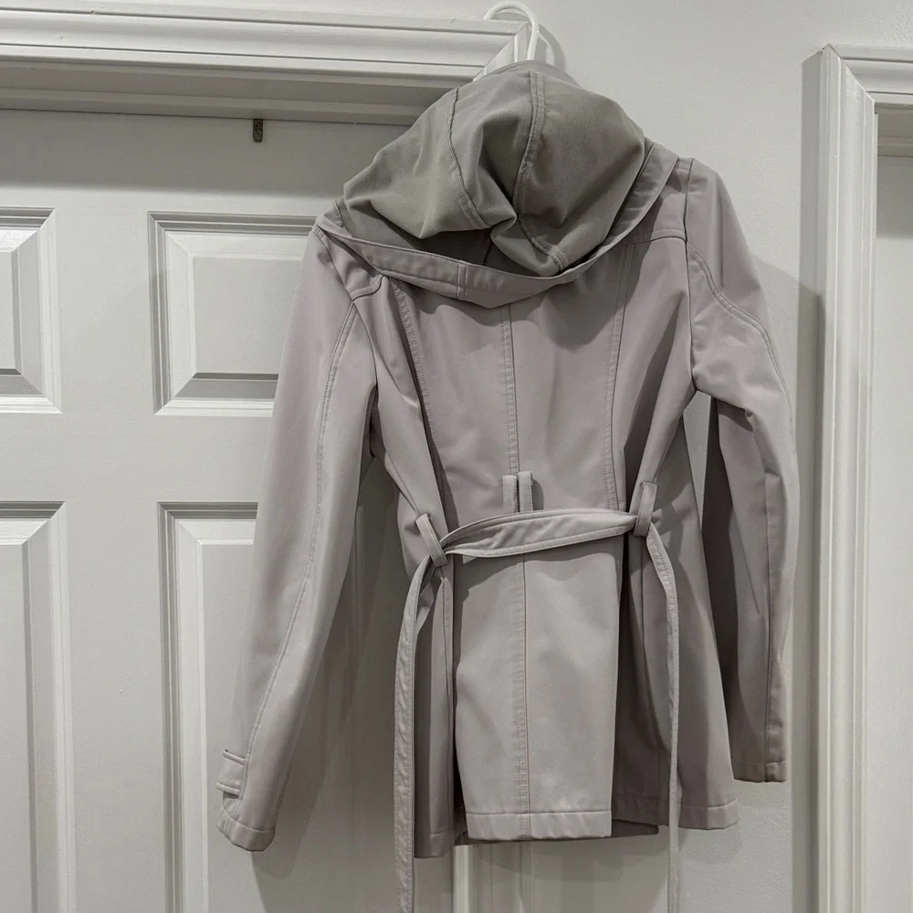 Women's Cream Trench Coat with detachable hood - Picture 4 of 5